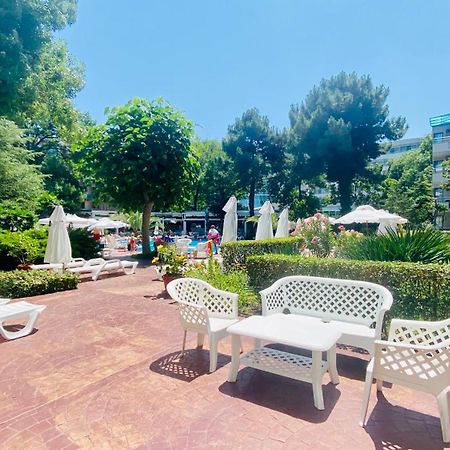 Bratanov Excelsior Apartment Napospart Kültér fotó