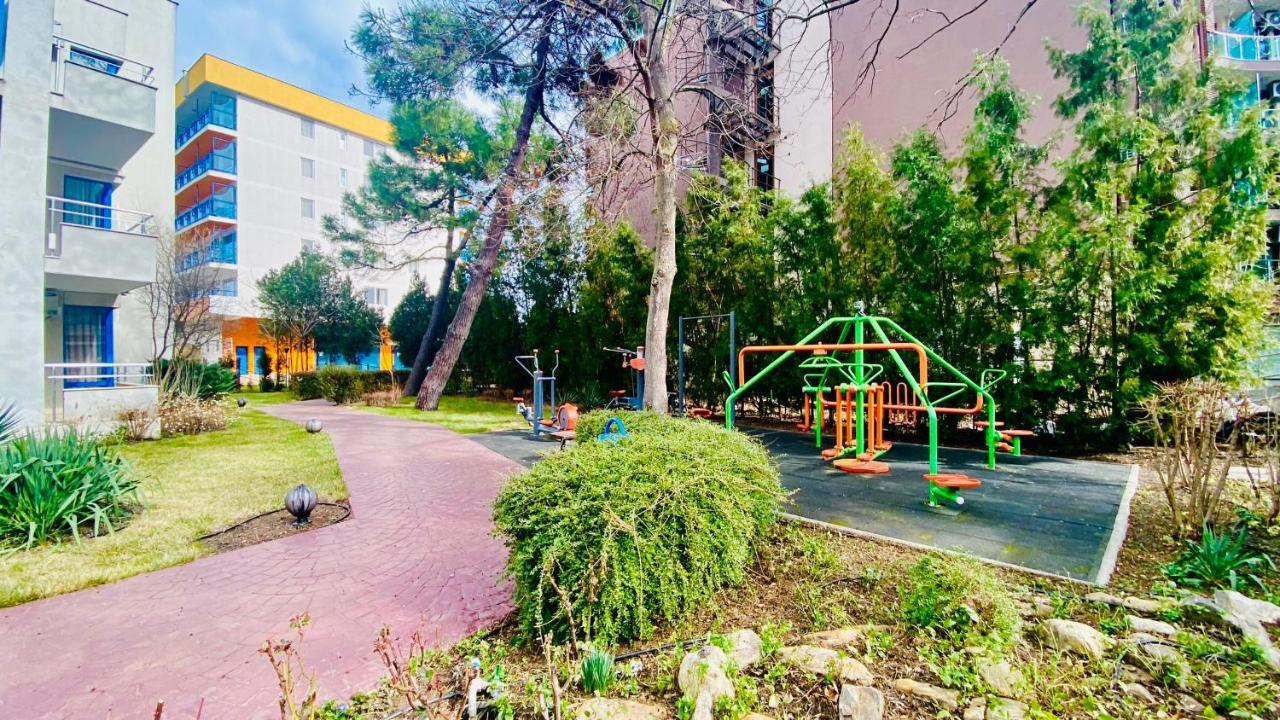Bratanov Excelsior Apartment Napospart Kültér fotó