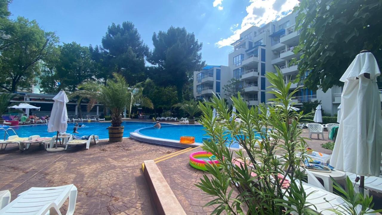 Bratanov Excelsior Apartment Napospart Kültér fotó